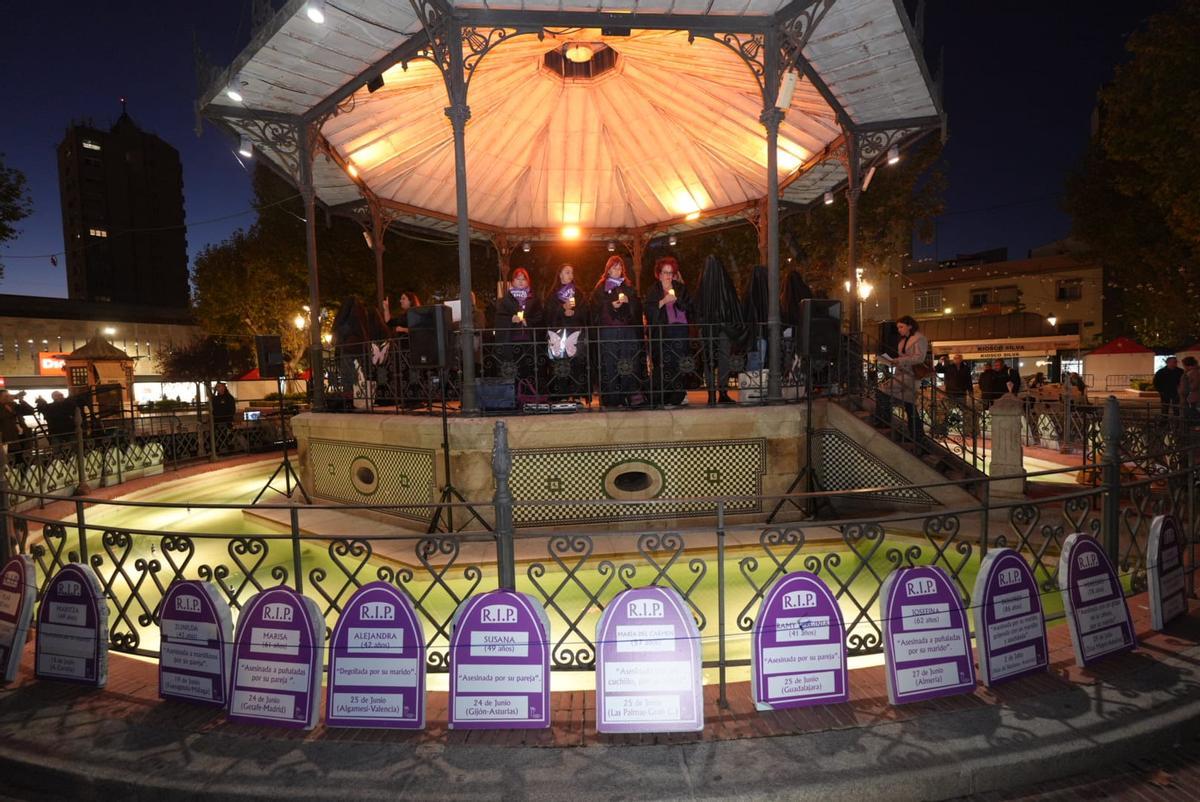 Fotogalería | El 25N moviliza a Badajoz en una multitudinaria protesta contra la violencia de género