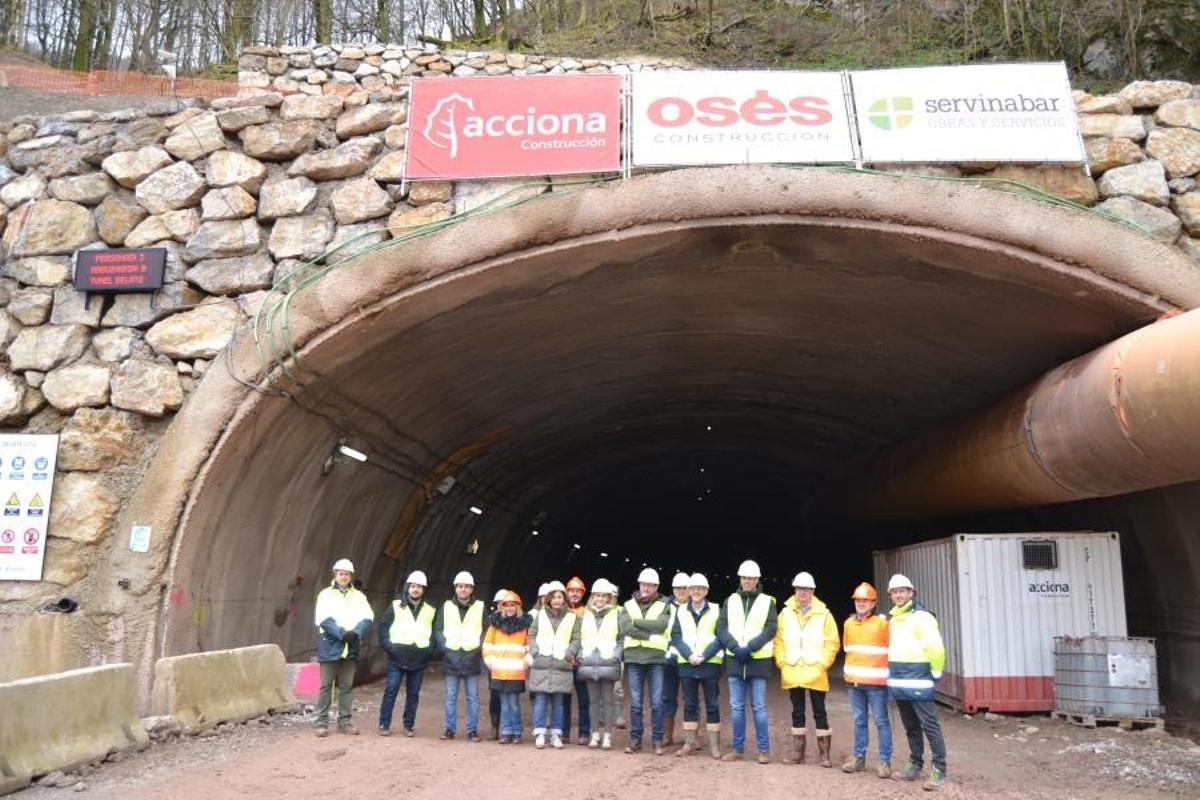 Vista de las obras del túnel de Belate, con el carte del Servinabar, una de las adjudicatarias, que está siendo investigada por el Tribunal Supremo dentro del 'caso Cerdán'.