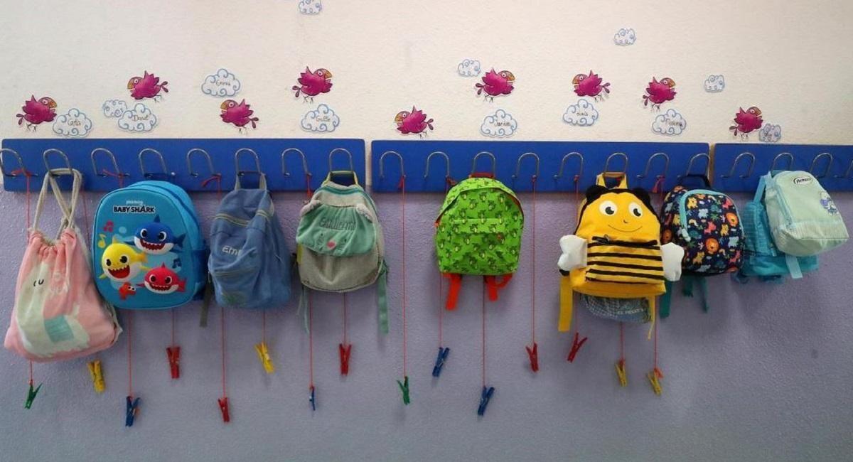 Mochilas del alumnado de una escoleta infantil.