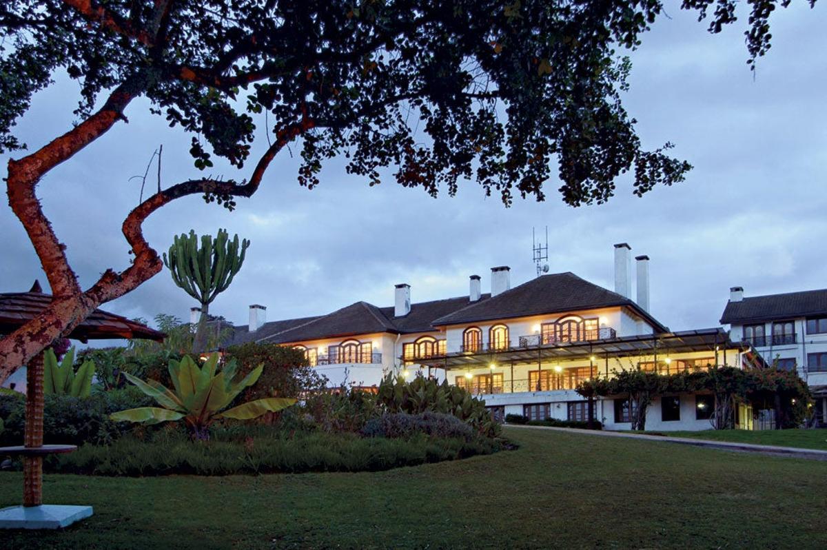 Fachada del Mount Kenya.