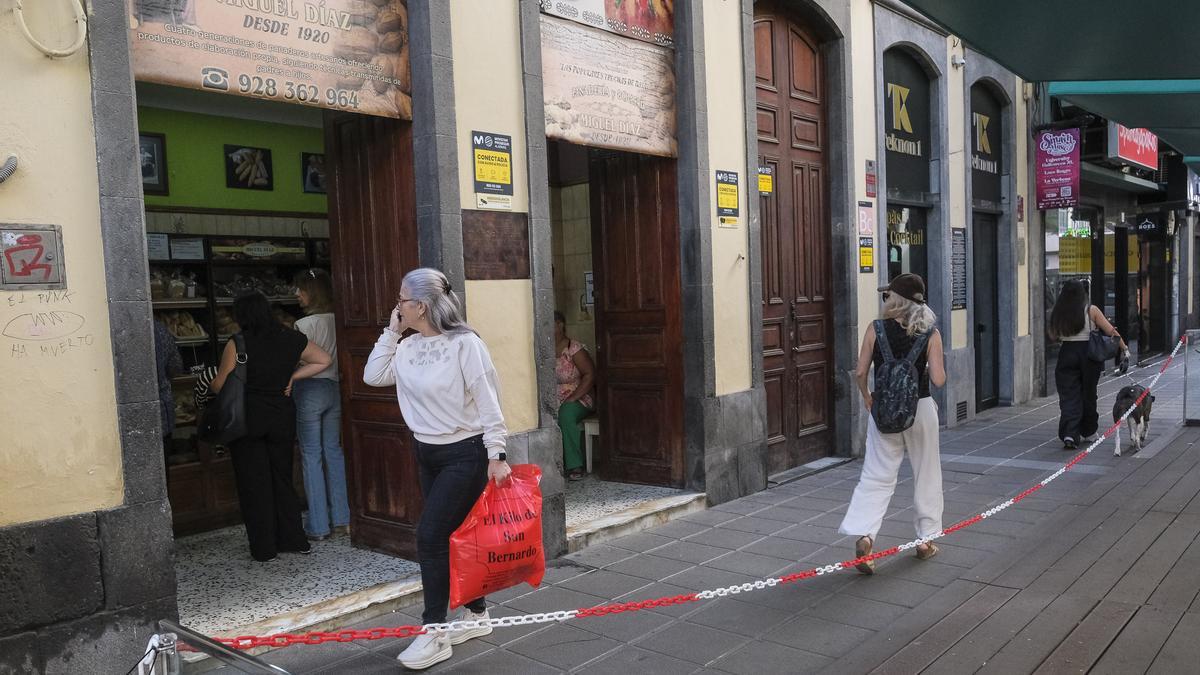 Fachada de la panadería Miguel Díaz, en Viera y Clavijo.
