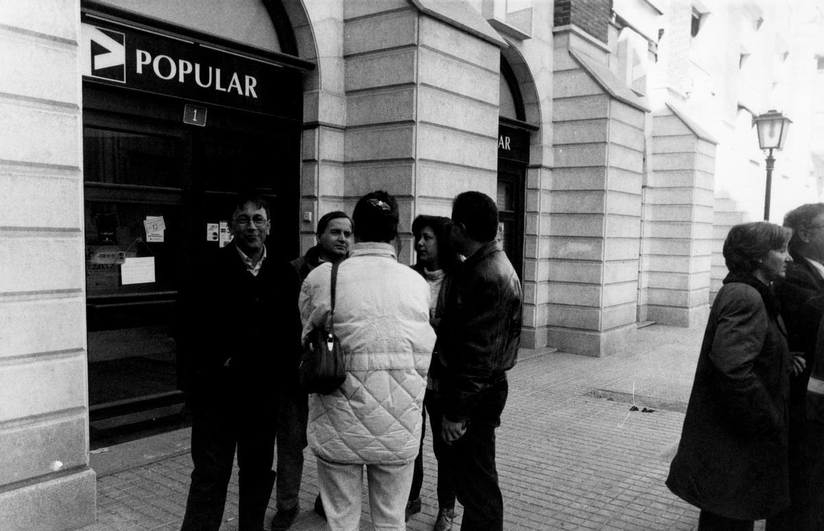 Imágenes del Banco Popular de Yecla.