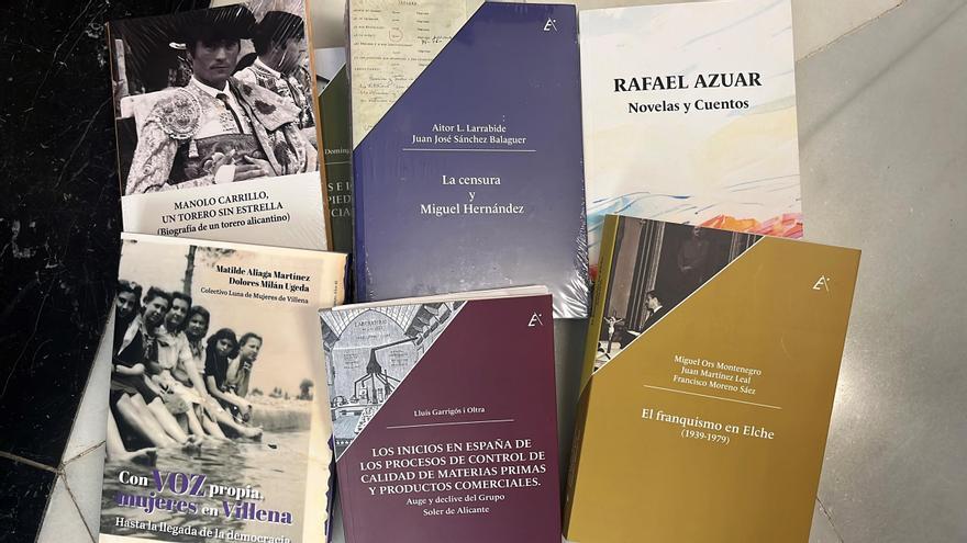 Ken Follett: Los regímenes fascistas no empiezan construyendo campos de  concentración sino controlando las leyes