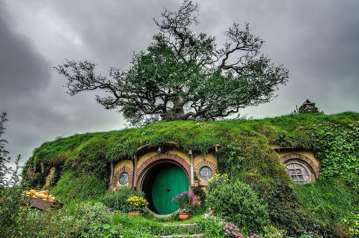 Imagen de una casa hobbit, de Hobbiton, lugar ficticio ideado por el escritor J. R. R. Tolkien, que aparece en sus novelas 'El hobbit' y 'El Señor de los Anillos'.
