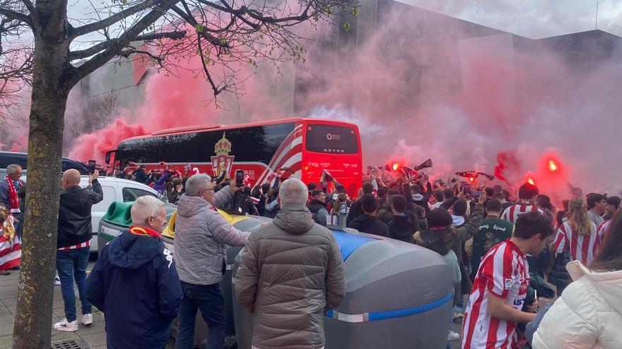 Así fue el increíble recibimiento al Sporting ante su partido contra el Racing de Santander