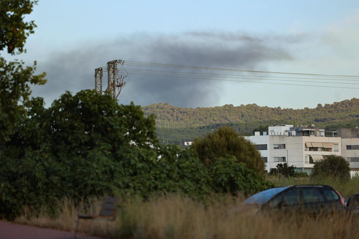Galería: alarma por un incendio en la Fundació Deixalles de Ibiza Galería: alarma por un incendio en la Fundació Deixalles de Ibiza