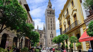 La calle en la que mejor se come de Sevilla: dicen que aquí se encuentra "toda la esencia de la comida española"