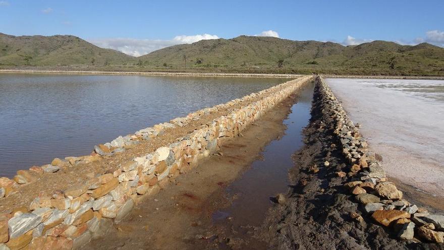 Reconstruirán la mota del recinto salinero del Rasall en el Parque de Calblanque