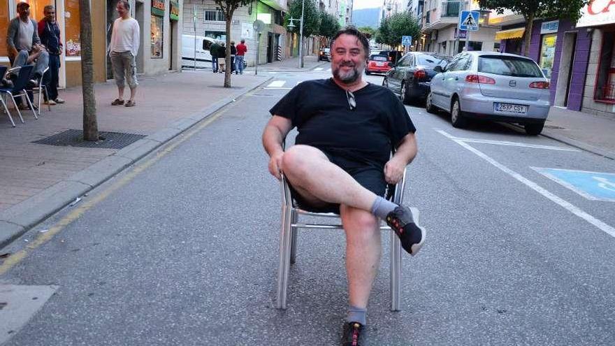 Andrés Lima, ayer, en la canguesa Avenida de Marín.