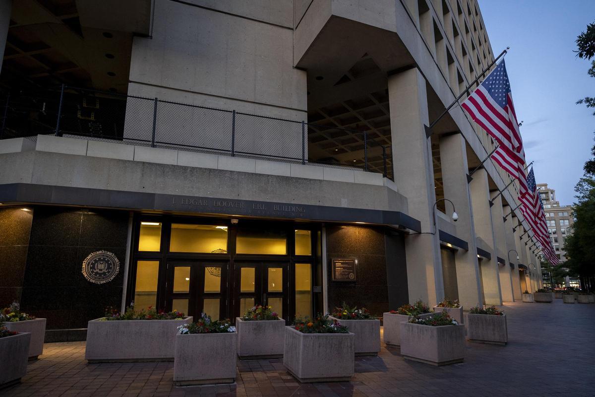 Archivo - El edificio J. Edgar Hoover, sede del FBI.