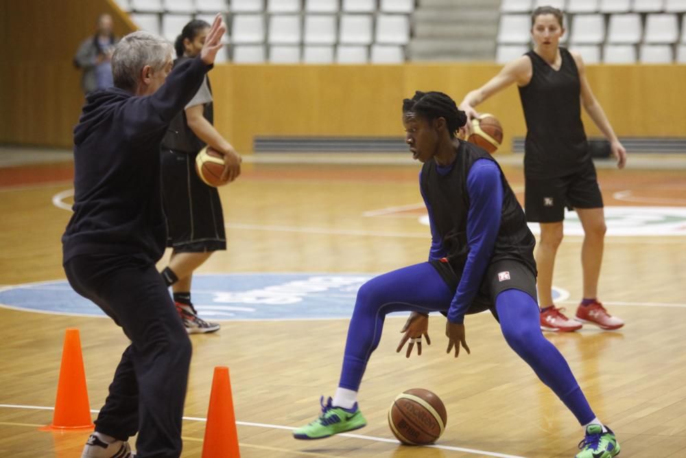 Primers entrenaments de l''Uni amb Xavi Fernández