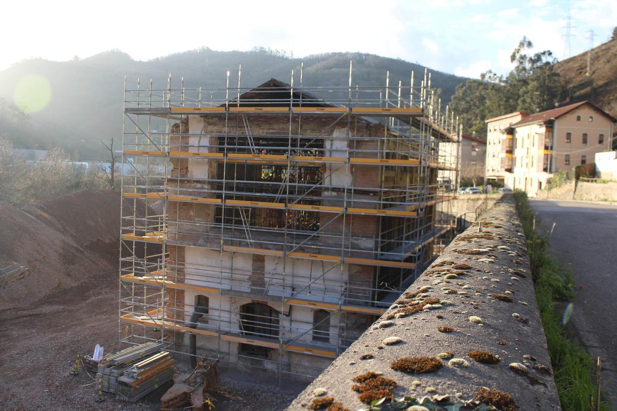 Las obras de reforma de la histórica nave de la vieja central de Santa Cruz.