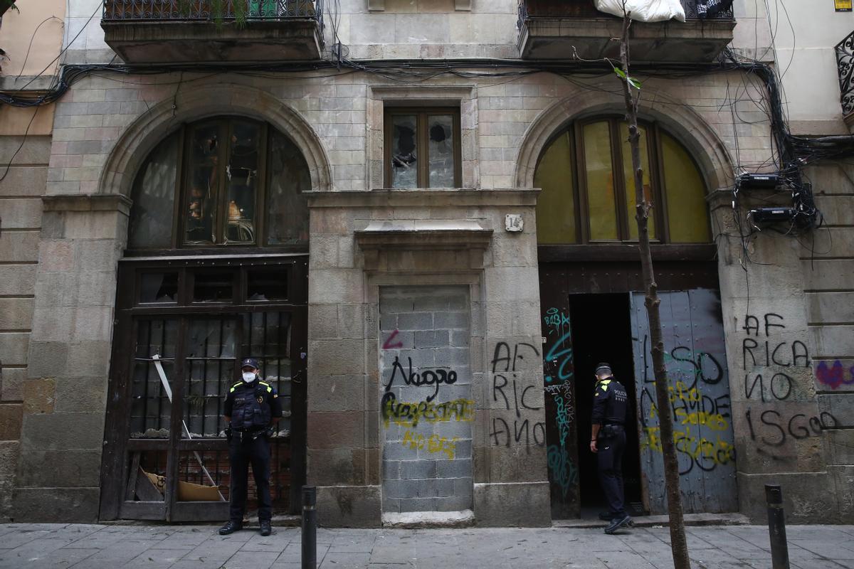Els veïns del Raval: «Avui toca celebrar, però no podem baixar la guàrdia» Els veïns del Raval: «Avui toca celebrar, però no podem baixar la guàrdia»