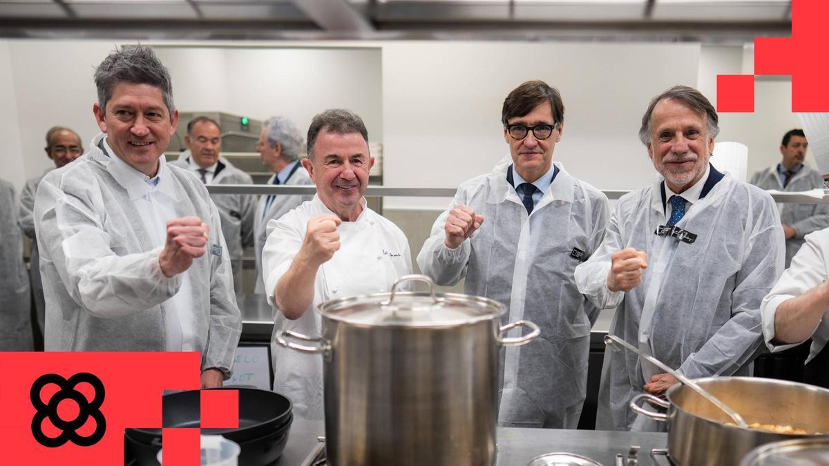 El alcalde de L'Hospitalet, David Quirós; Martín Berasategui, el presidente de la Generalitat, Salvador Illa, y el presidente de Grupo Planeta y Atresmedia, José Creuheras, durante la presentación del Barcelona Culinary Hub by Martín Berasategui, este martes.