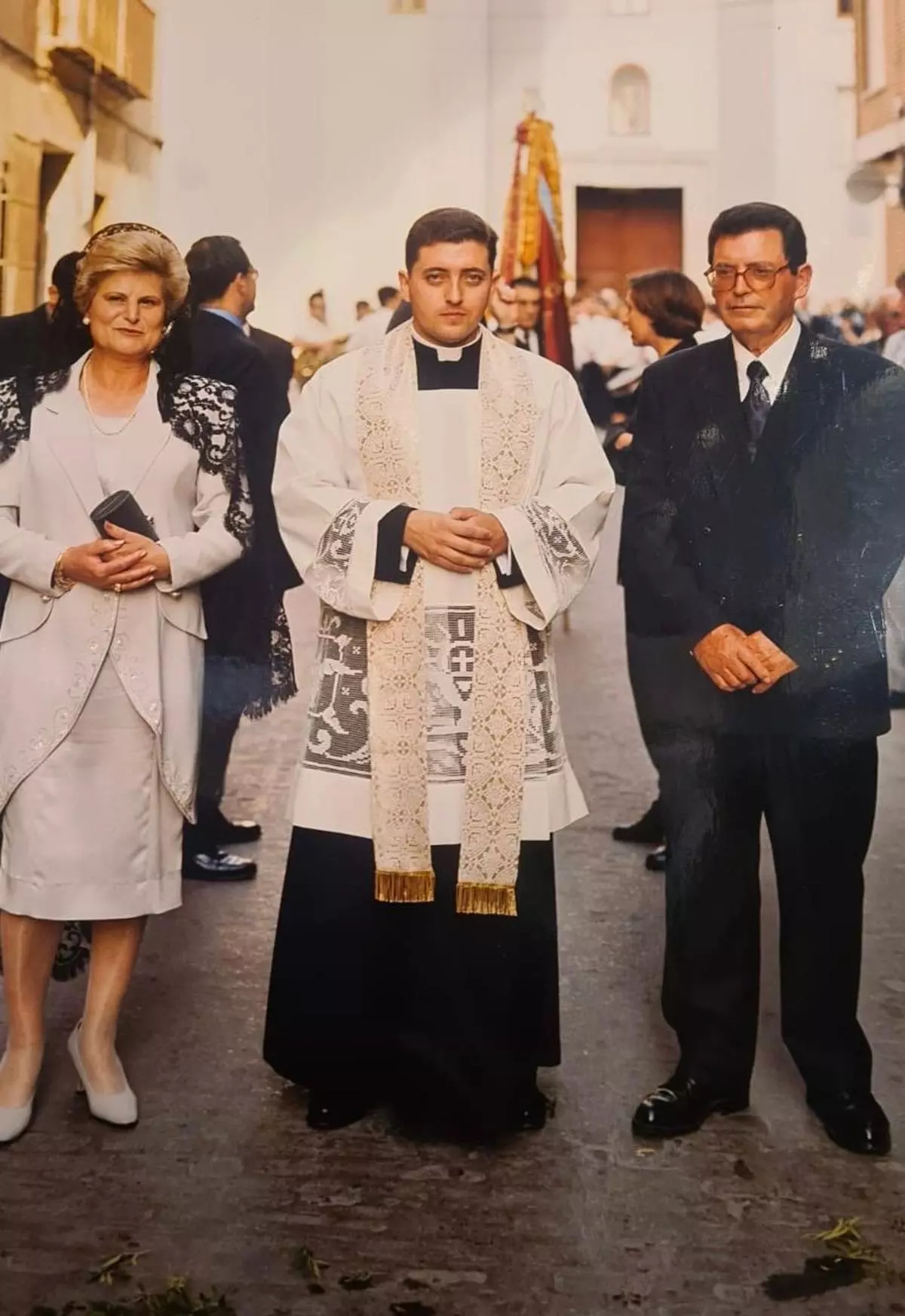 Imágenes de la trayectoria sacerdotal de Vicent Borja al cumplirse 25 años de su ordenación sacerdotal