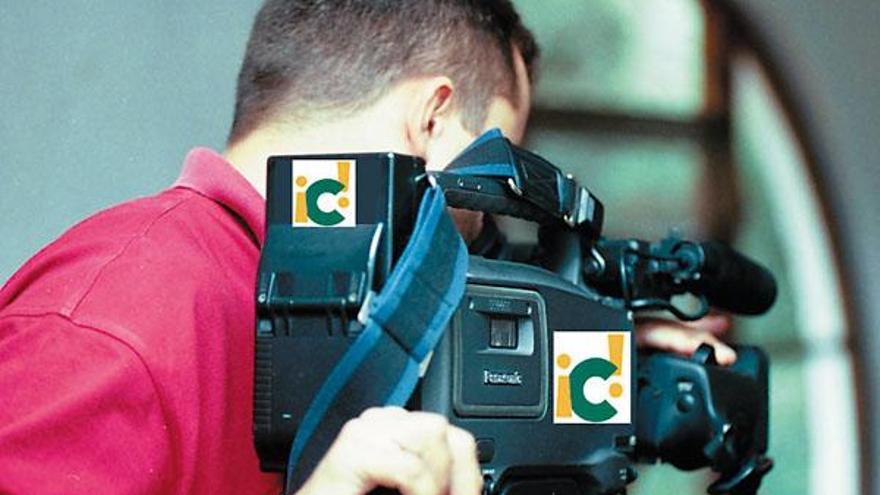 Un cámara de la Televisión Canaria.
