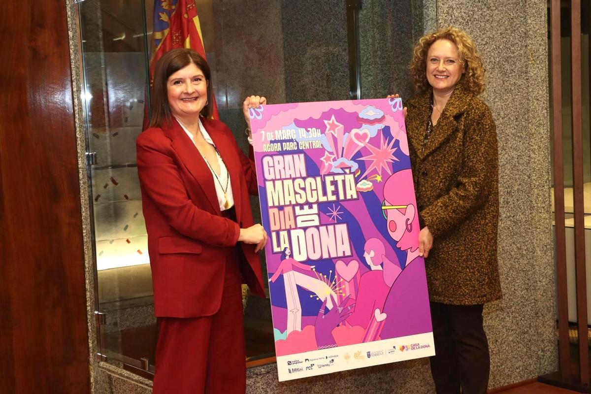 Chust y Folgado con el cartel de la mascletà