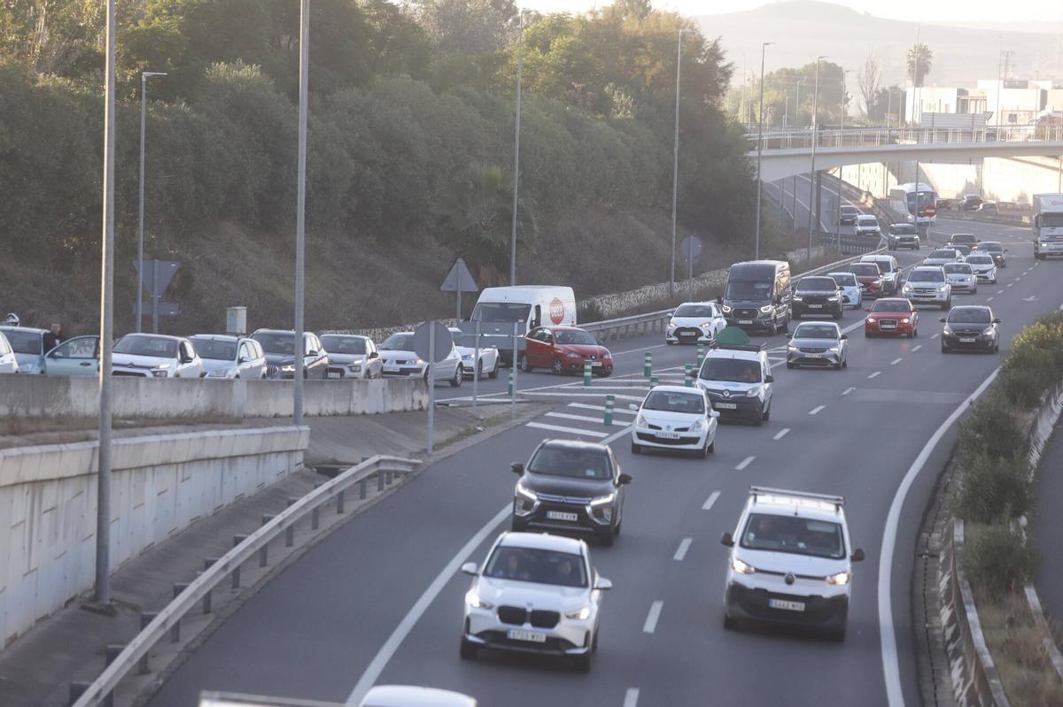 A.J.González Córdoba Manifestación Huelva protesta trabajadores Hitachi cortes tráfico ronda poniente