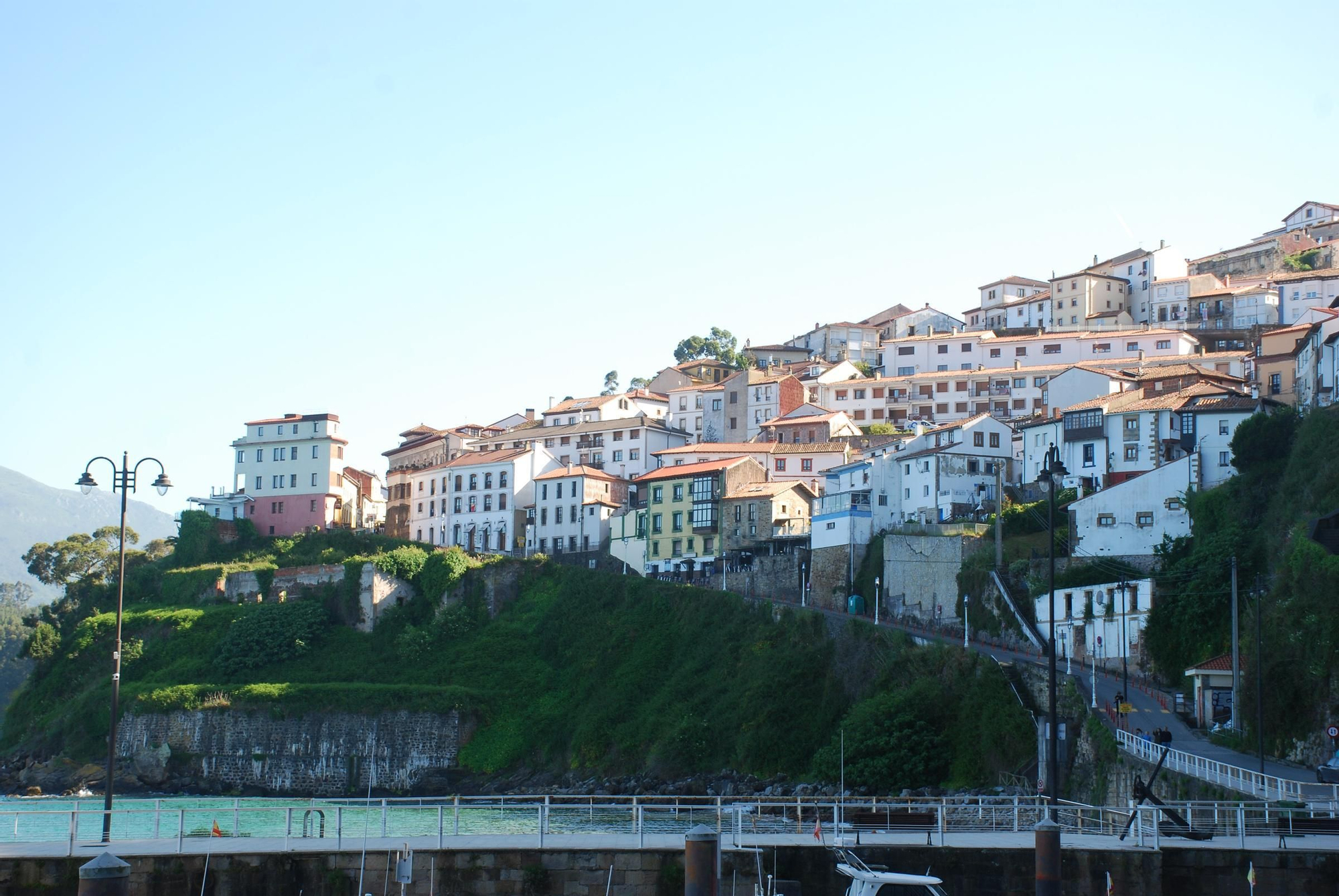 Obras en el puerto de Lastres