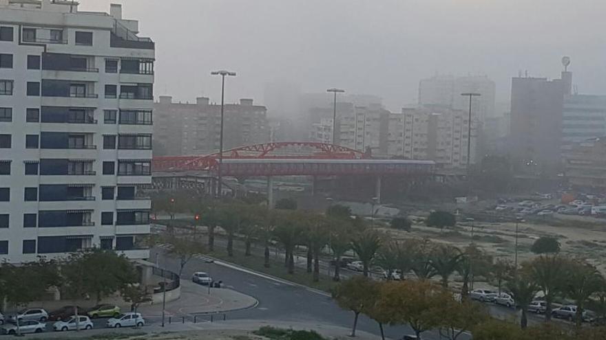 Bancos de niebla en el Puente Rojo de la Gran Vía