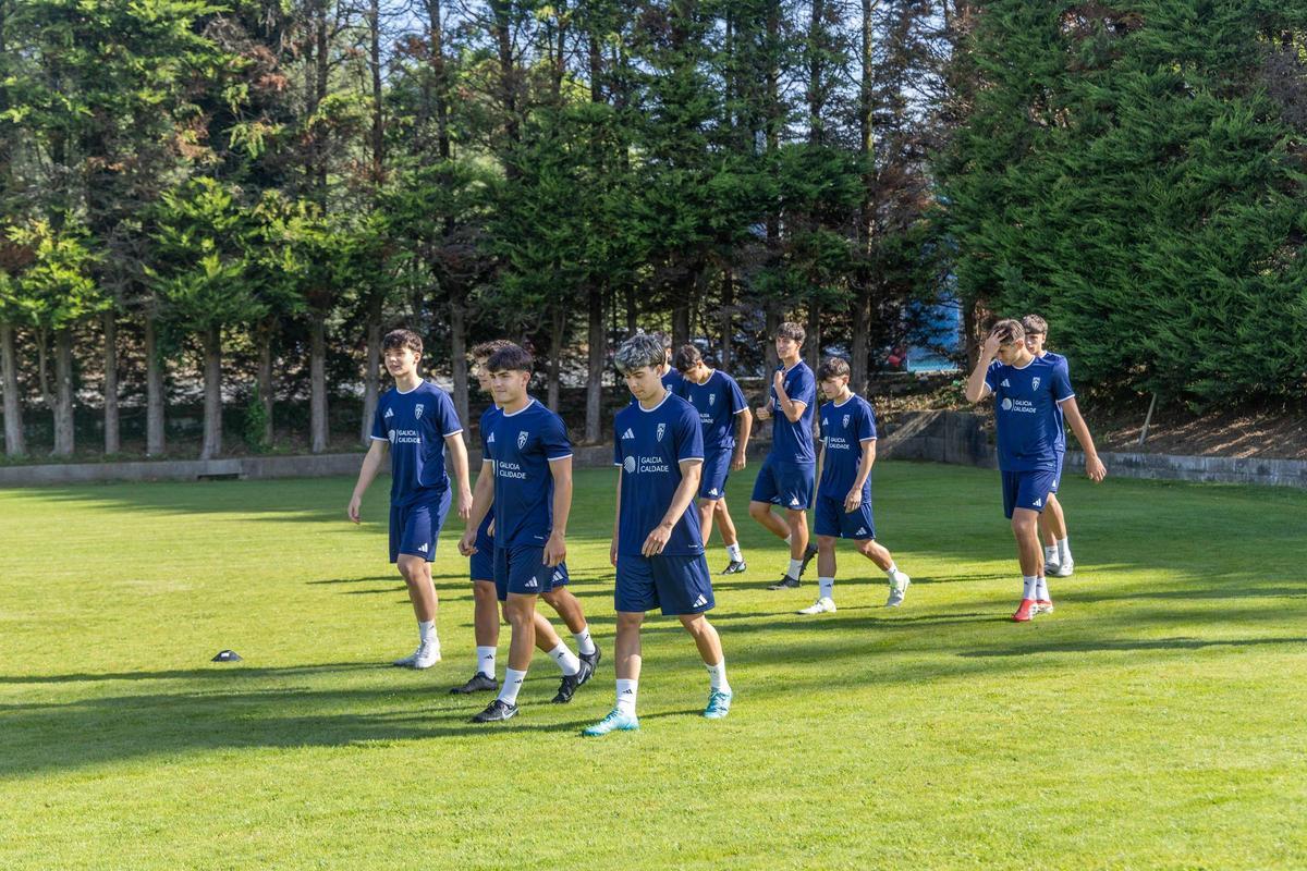 Arranca el Compostela de Carlos de Lerma: "La única manera de enganchar a la afición es demostrarlo en el césped" Arranca el Compostela de Carlos de Lerma: "La única manera de enganchar a la afición es demostrarlo en el césped"