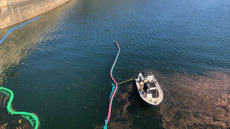 Hidrográfica autoriza los embarcaderos y los edificios para navegar en el embalse de Tanes