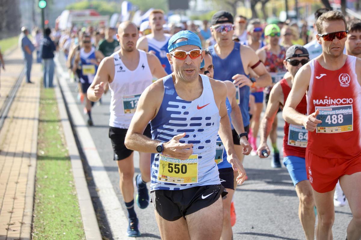 Búscate en las fotos de la carrera por la cirugía solidaria