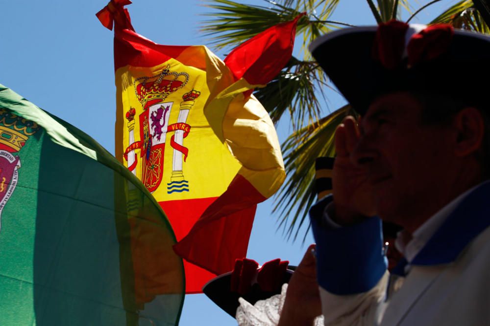 La Asociación Histórico-Cultural Teodoro Reding cumplió este viernes su sueño de que Málaga cuente por fin con una estatua en homenaje al general suizo y gobernador de la ciudad a quien los malagueños dedicaron el Paseo de Reding. La estatua se ha ubicado en la recientemente reformada plaza de la Malagueta.