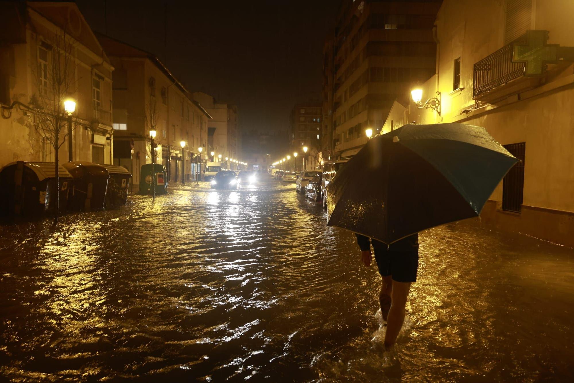 Las lluvias torrenciales descargan con fuerza sobre Valencia