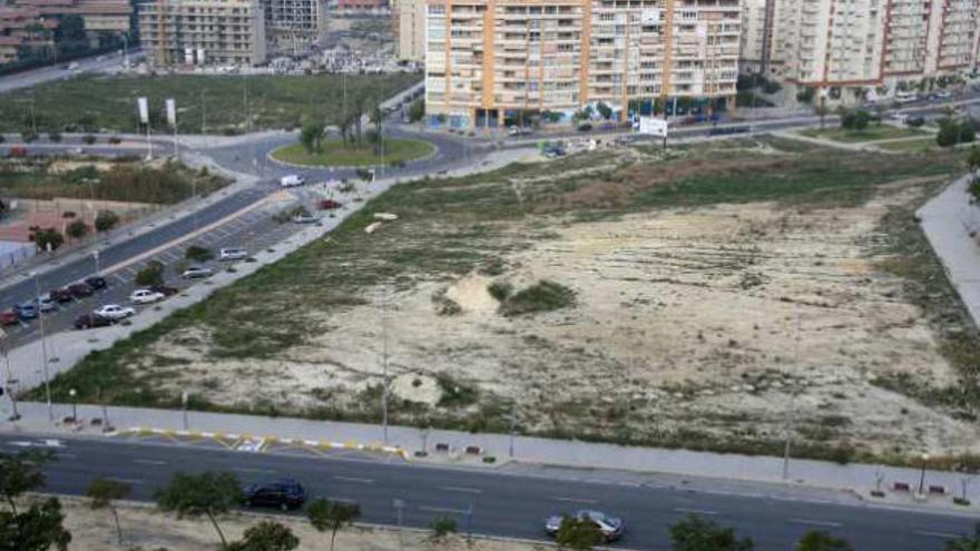 Parcela junto a la Gran Vía que de un gran centro comercial pasará a acoger viviendas.