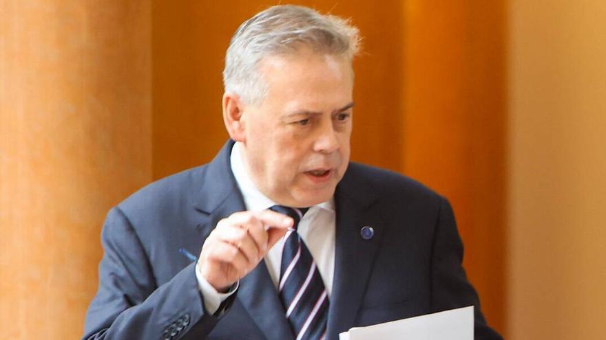 El conselleiro de Sanidade asegura que la asistencia concertada con Povisa está "garantizada"