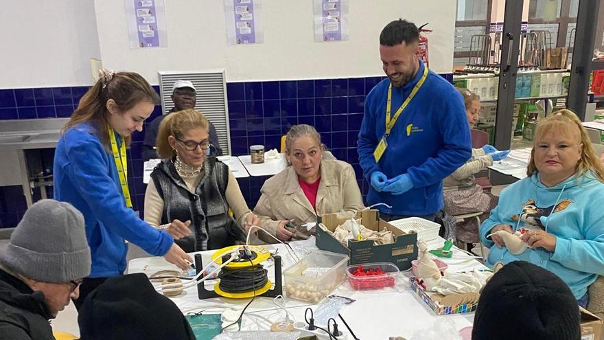 Las empresas pueden colaborar con voluntariado corporativo impartiendo y ayudando en los talleres de Casa Caridad