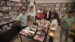 Dos socios abren una librería en el casco antiguo  de Xàtiva