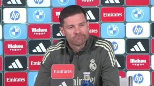 Xabi Alonso comprende la decisión de parar de Araujo: No son máquinas