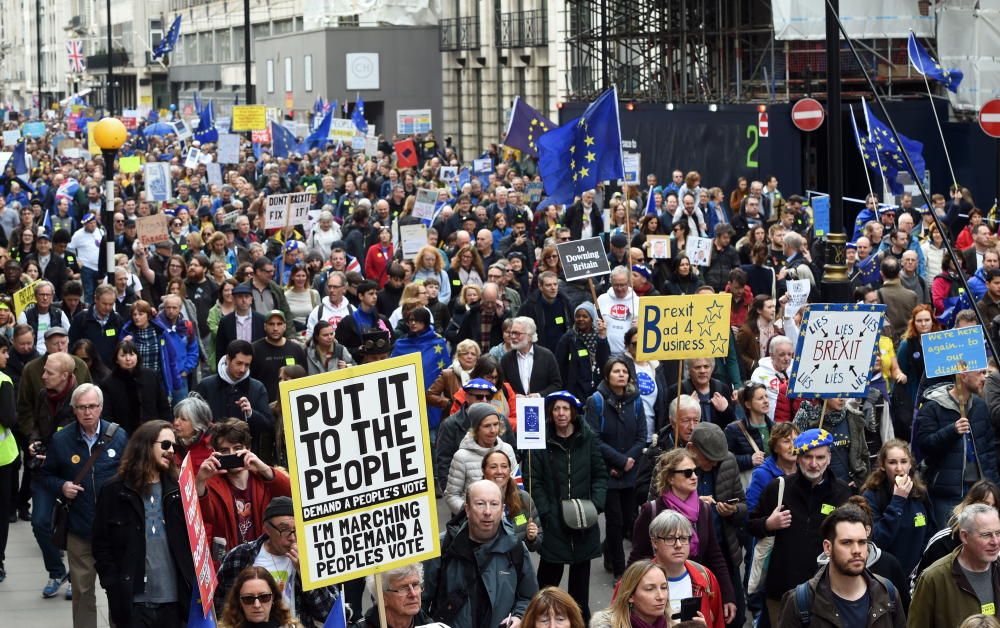 Miles de personas marchan por un nuevo Brexti