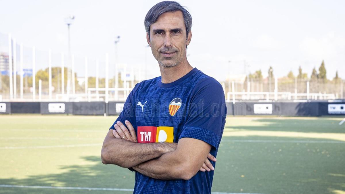 Fernando Martín, técnico del Valencia CF femenino B.