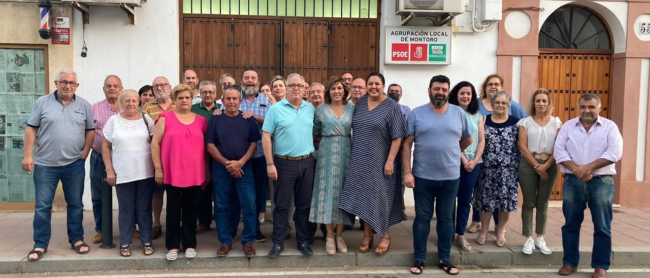 Miembros de la asamblea local del PSOE de Montoro, este martes.