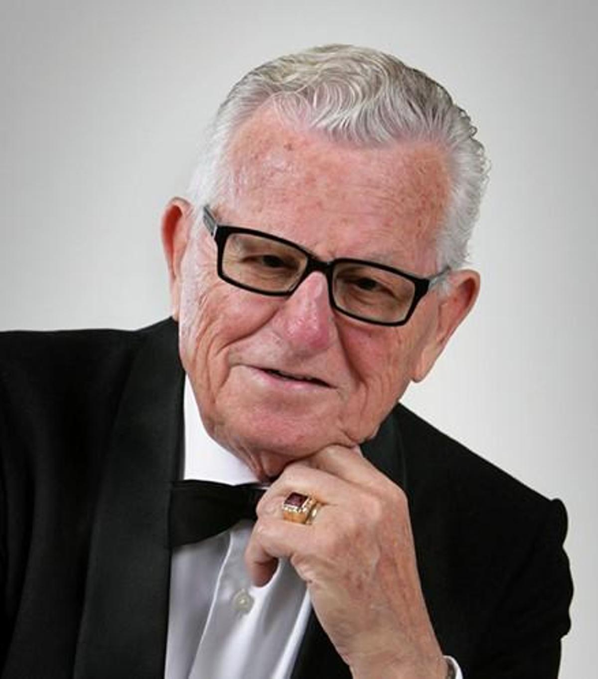 Alfonso Rovira presenta su último libro