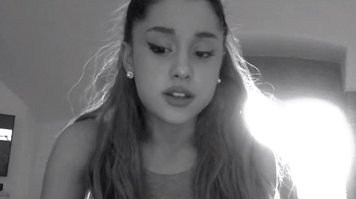Ariana Grandes està avergonyida pel seu comportament a la botiga de dònuts i demana perdó al món sencer amb un vídeo.