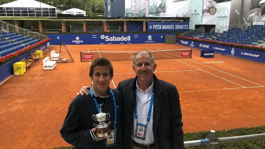 Miguel y Juan Avendaño, en las instalaciones del Club de Tenis Barcelona.