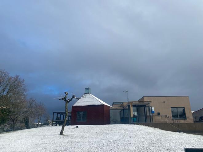 Nieve en Curtis: la segunda nevada de este invierno en la montaña coruñesa