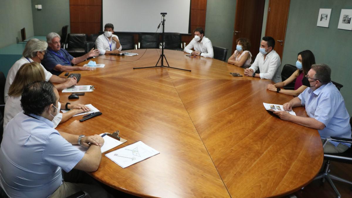 Encuentro esta mañana en el consistorio torrentino