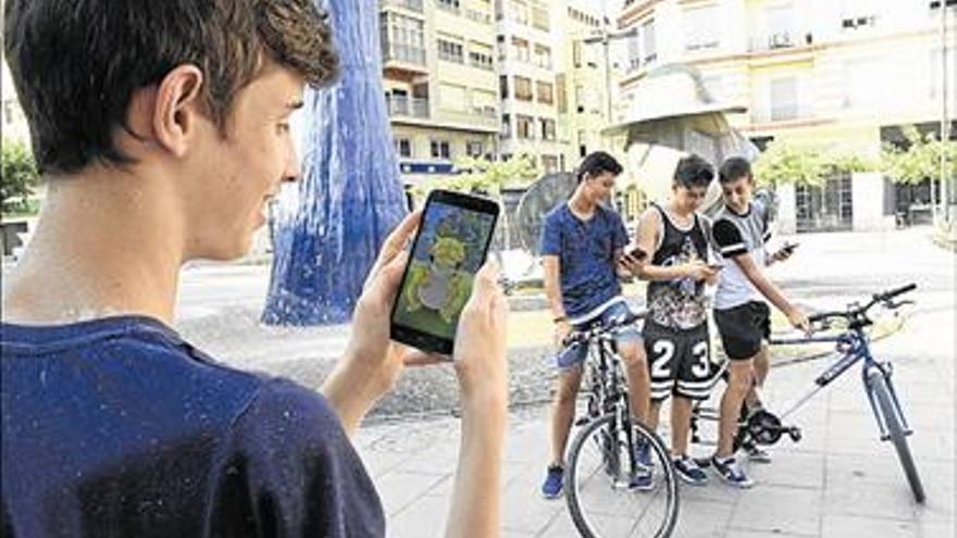 Pokémon Go excita la nostalgia castellonense Reportaje a la contra