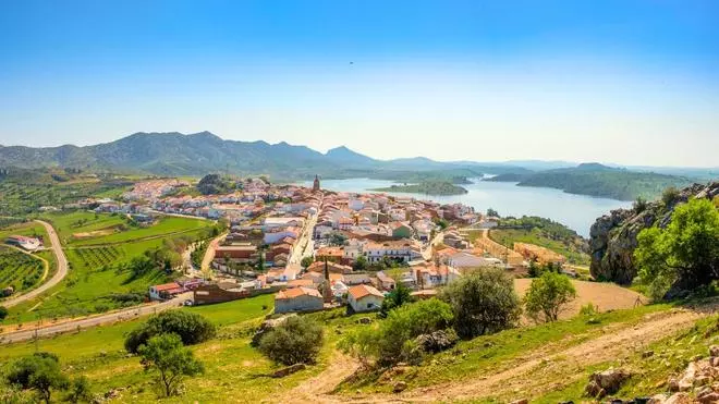 El balneario en activo más antiguo de España: aguas termales en un edificio del siglo XIX