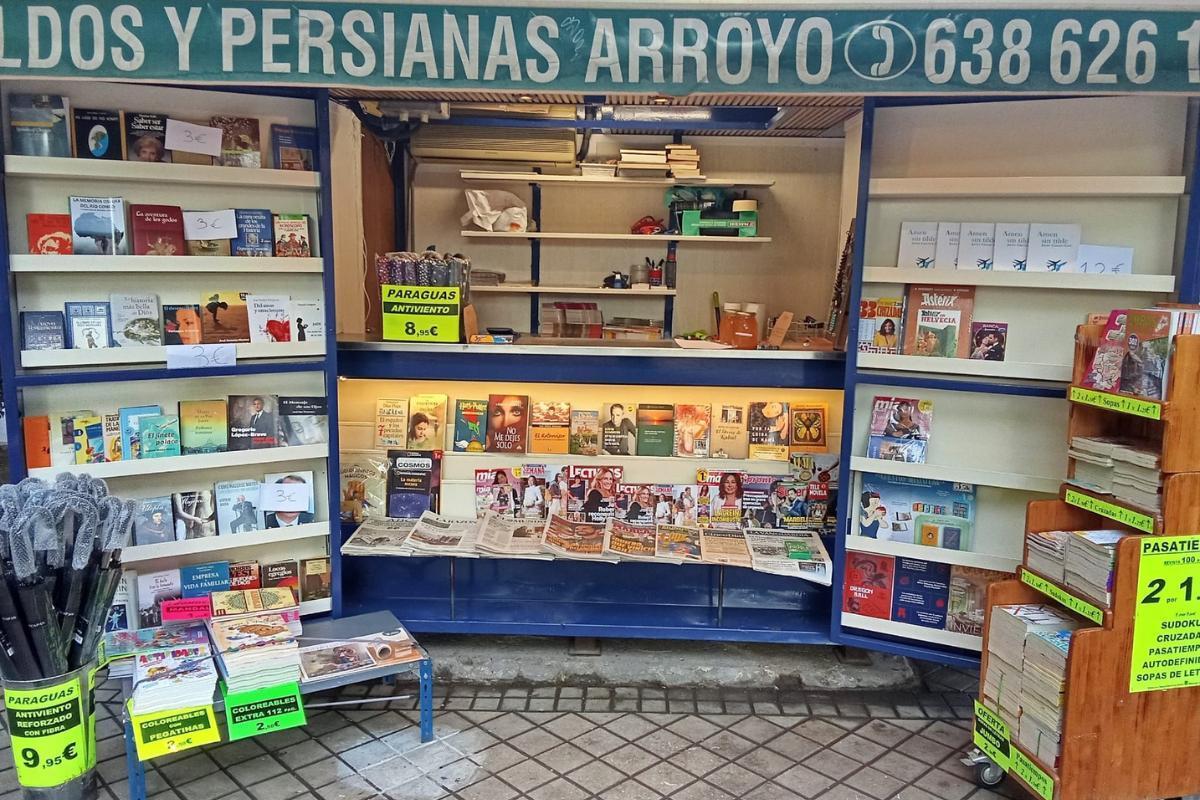 El quiosco de Arganzuela (Madrid) que desde hace un mes gestionan personas en riesgo de exclusión social