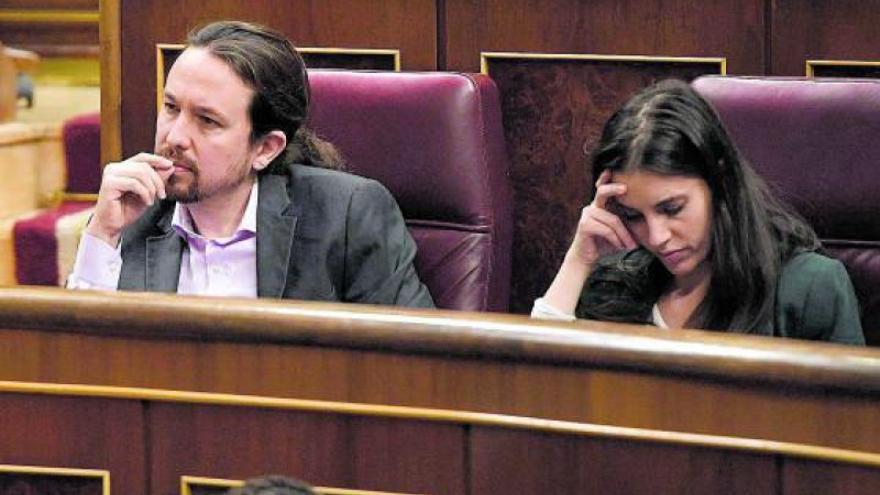 La ministra de Defensa censura a Podemos por criticar a los jueces