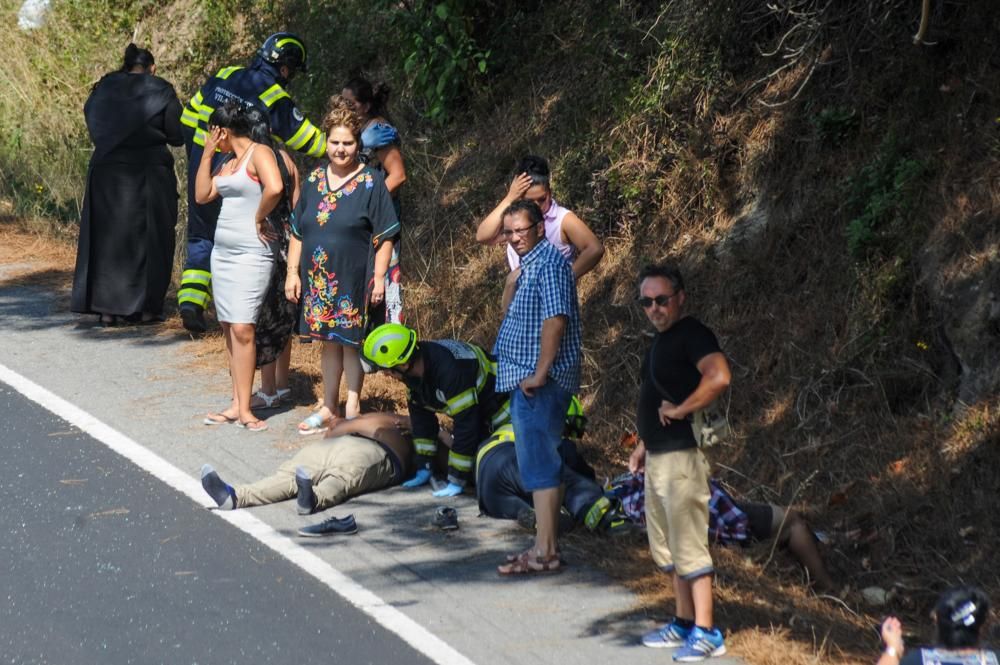 Tres heridos en un brutal accidente en uno de los principales accesos a Vilagarcía