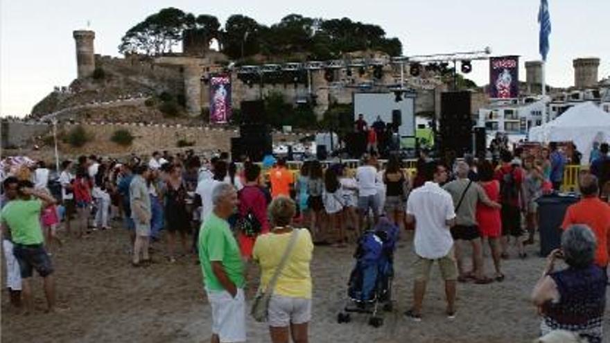 Carnaval en ple estiu, a Tossa de Mar