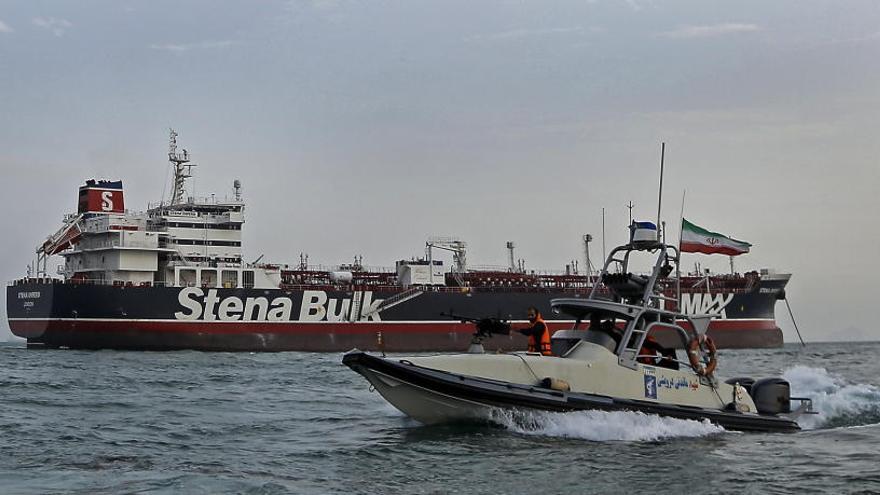 Varios tripulantes &quot;han sido detenidos&quot;.