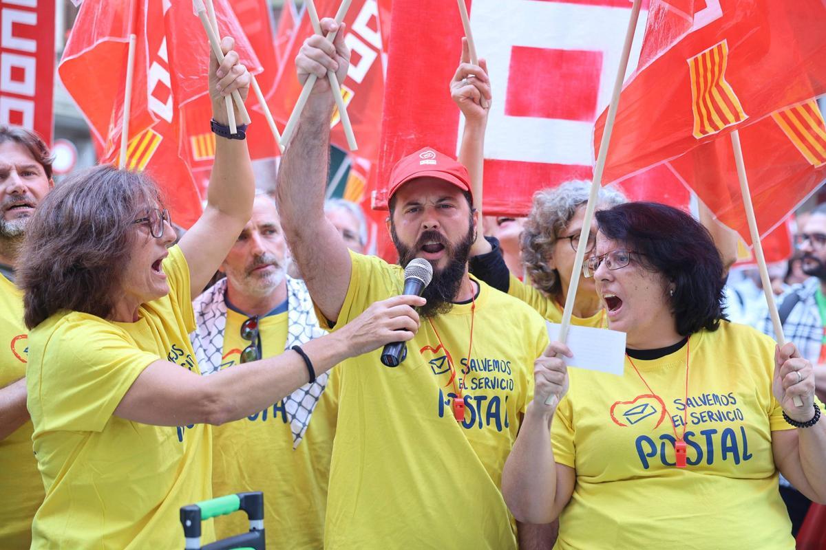 Los trabajadores públicos protestan en Palma por la congelación de sus ...